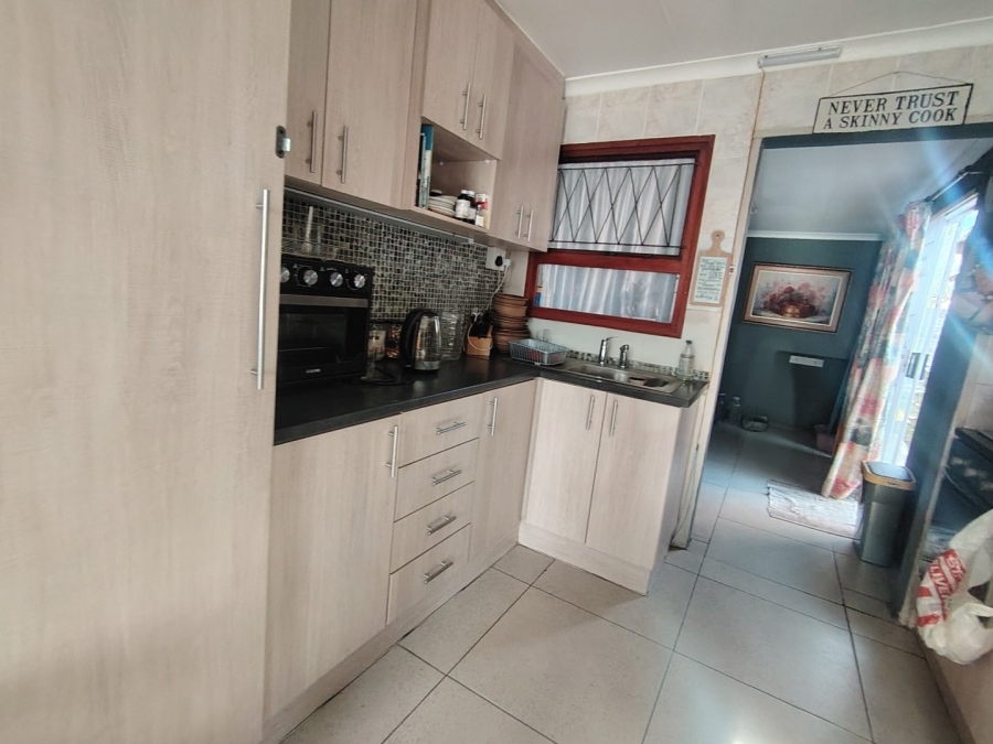 2 Bedroom Property for Sale in Sherwood Eastern Cape